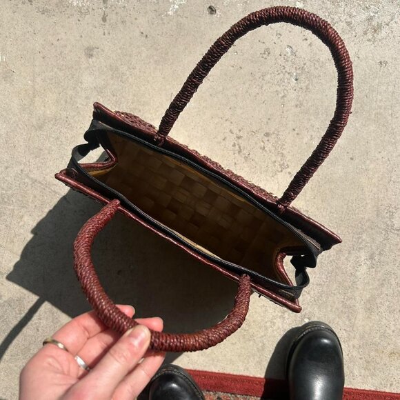 Handwoven Pacific Island Zipper Rustic Brown Pandan Straw Tote - Picture 8 of 8